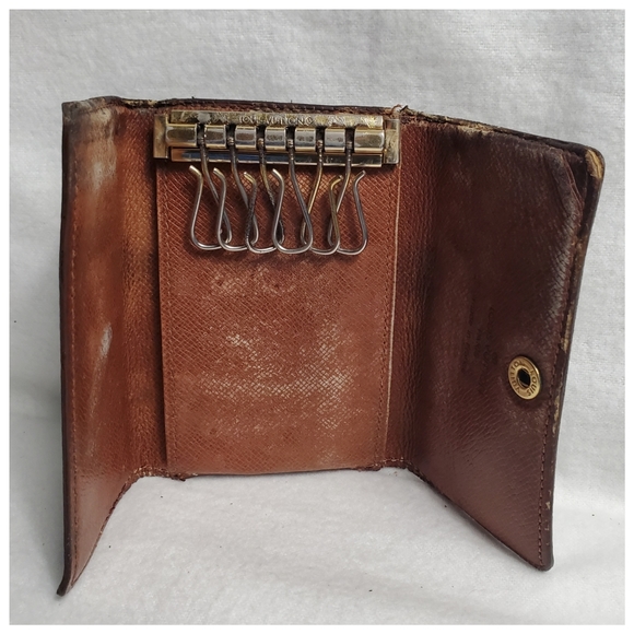 Authentic Preowned LV Key Chain - Picture 6 of 8